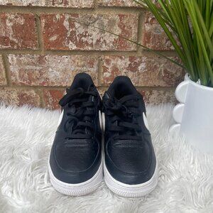 Nike Air Force 1 Boys Trainers Size 7 Black & White Shoes Size 7